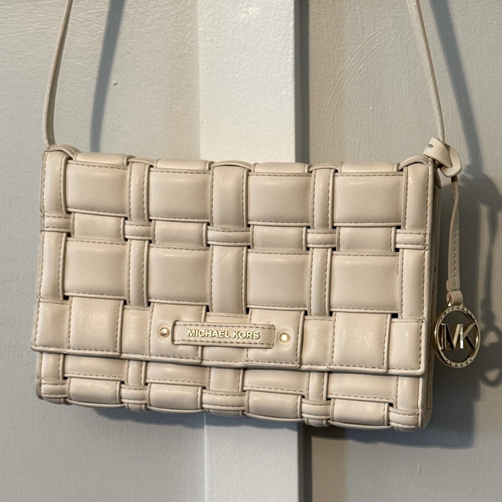 Michael Kors Cream Crossbody Bag - Picture 2 of 8